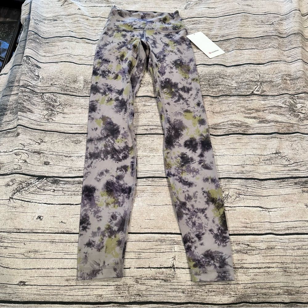 NWT Lululemon Align High Rise 28” Leggings in Graphic Lavender & Grey Print 2